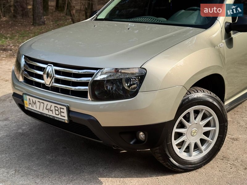 Внедорожник / Кроссовер Renault Duster 2014 в Киеве