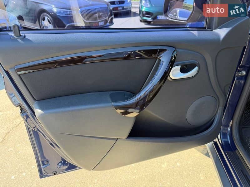 Внедорожник / Кроссовер Renault Duster 2011 в Киеве