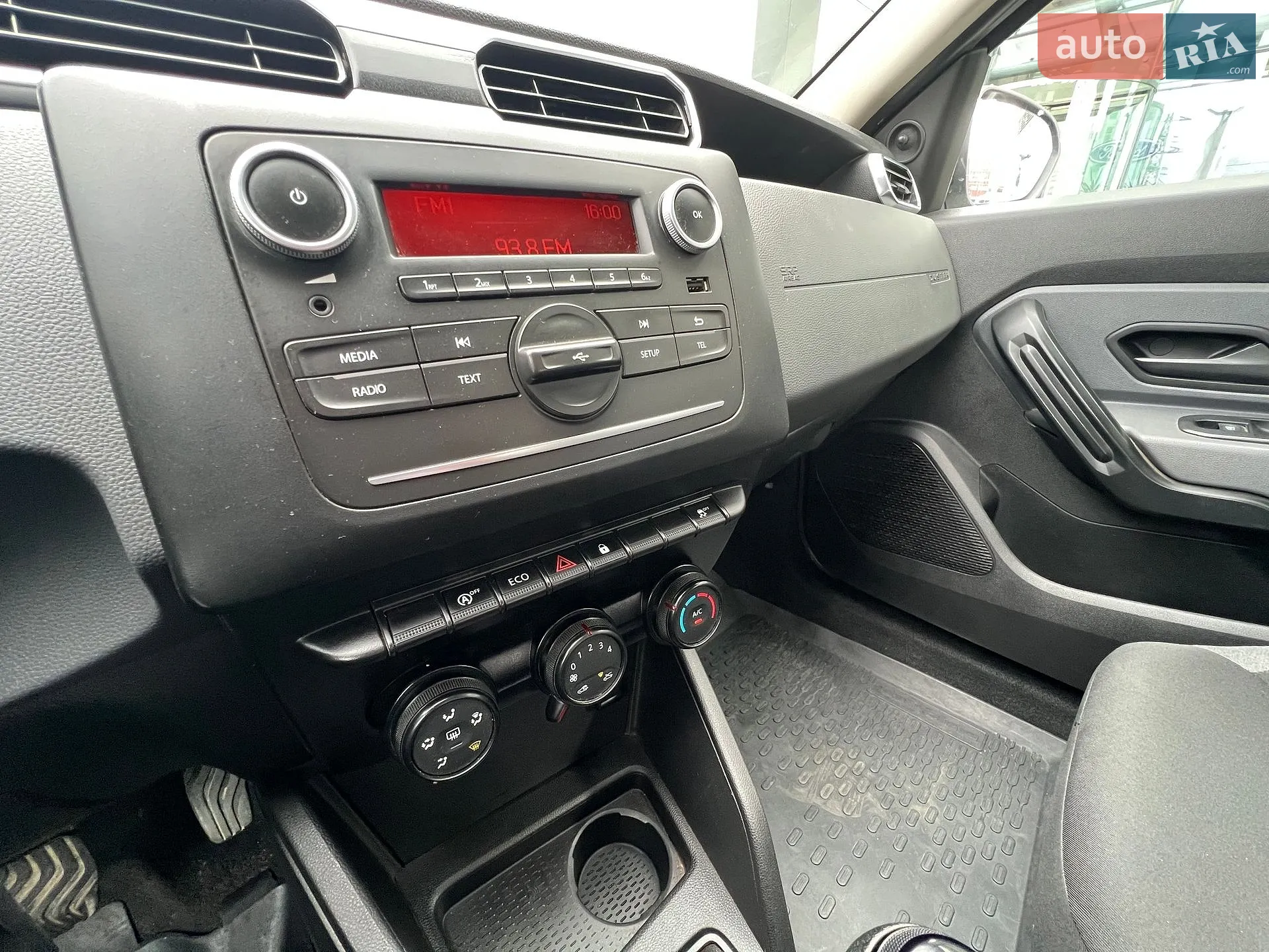 2021 Renault Duster - мініатюра 31