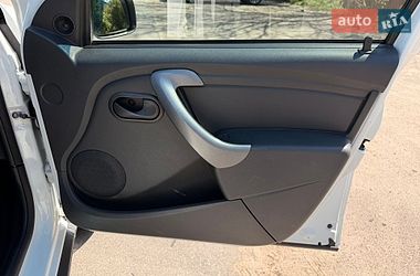 Внедорожник / Кроссовер Renault Duster 2013 в Киеве