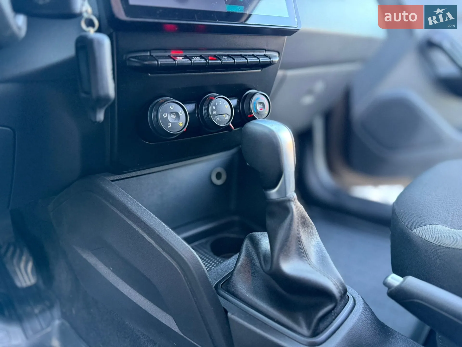 2018 Renault Duster - мініатюра 30