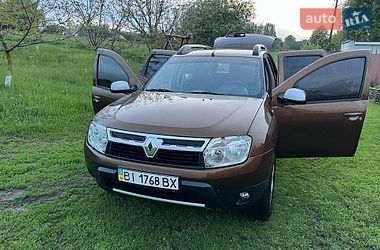 Позашляховик / Кросовер Renault Duster 2011 в Гадячі