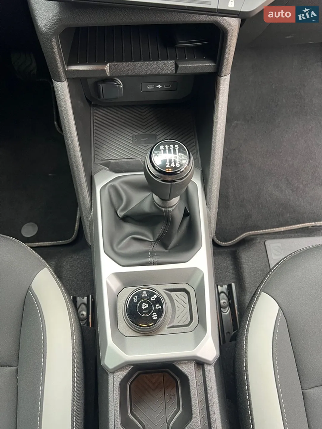 2024 Renault Duster - мініатюра 28