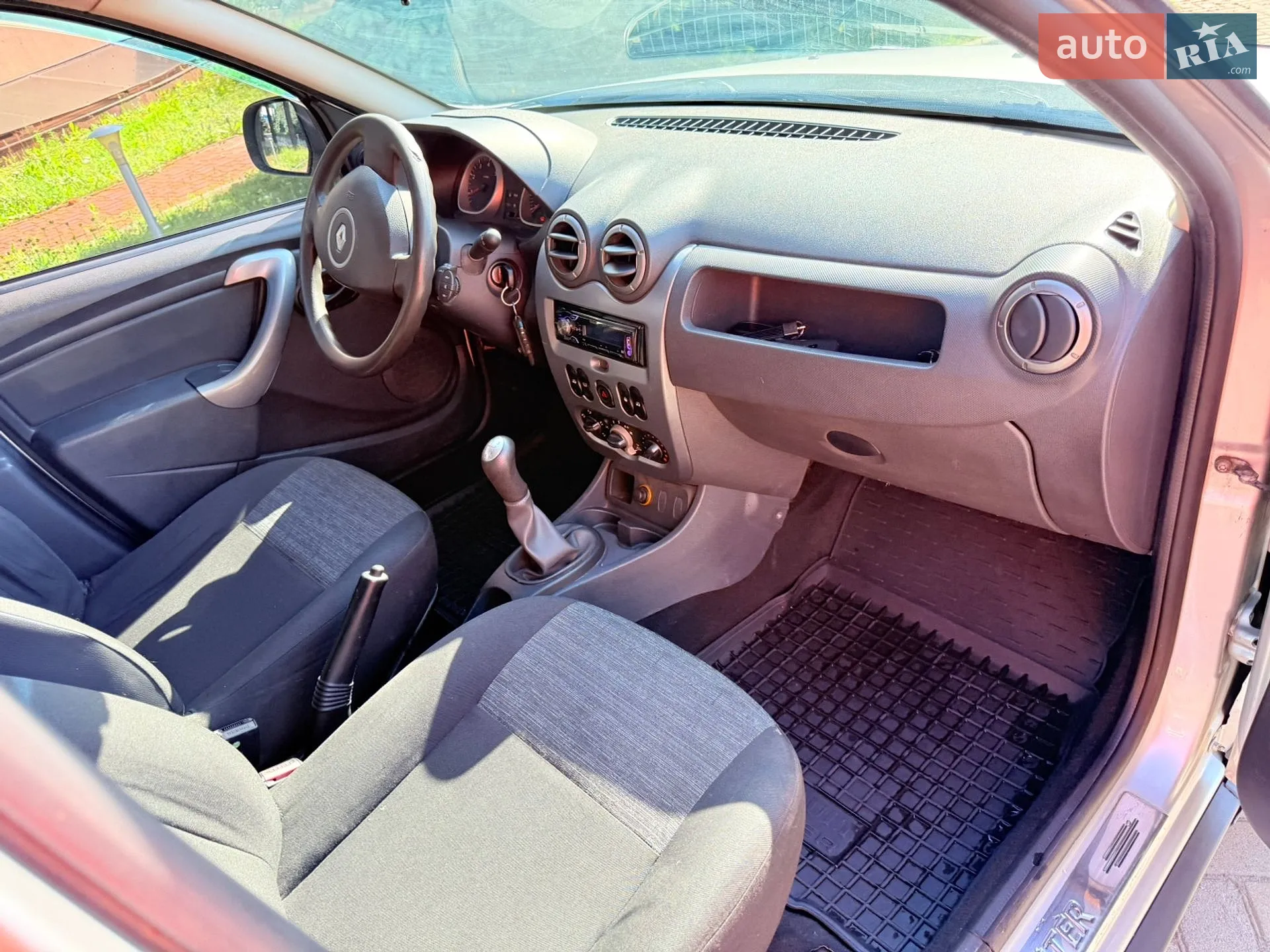 2010 Renault Duster - мініатюра 8