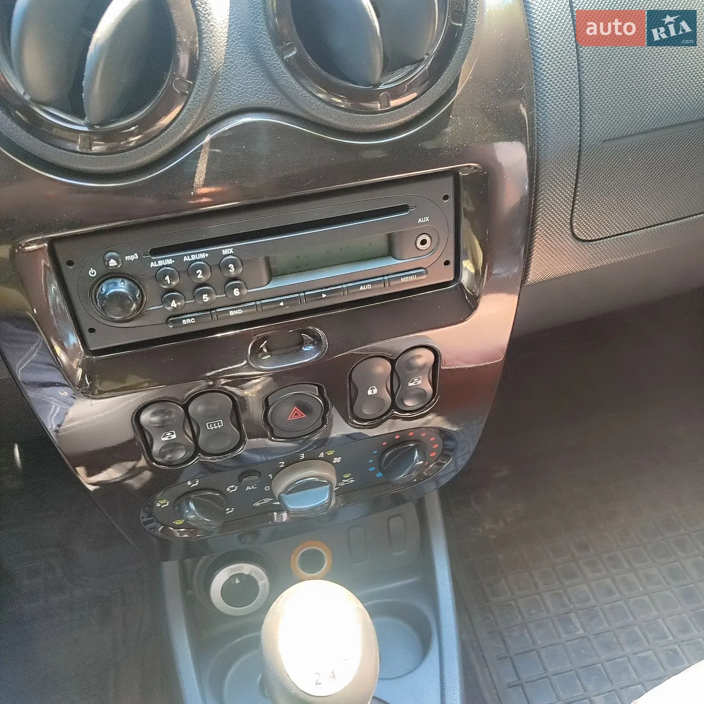 2010 Renault Duster - мініатюра 12