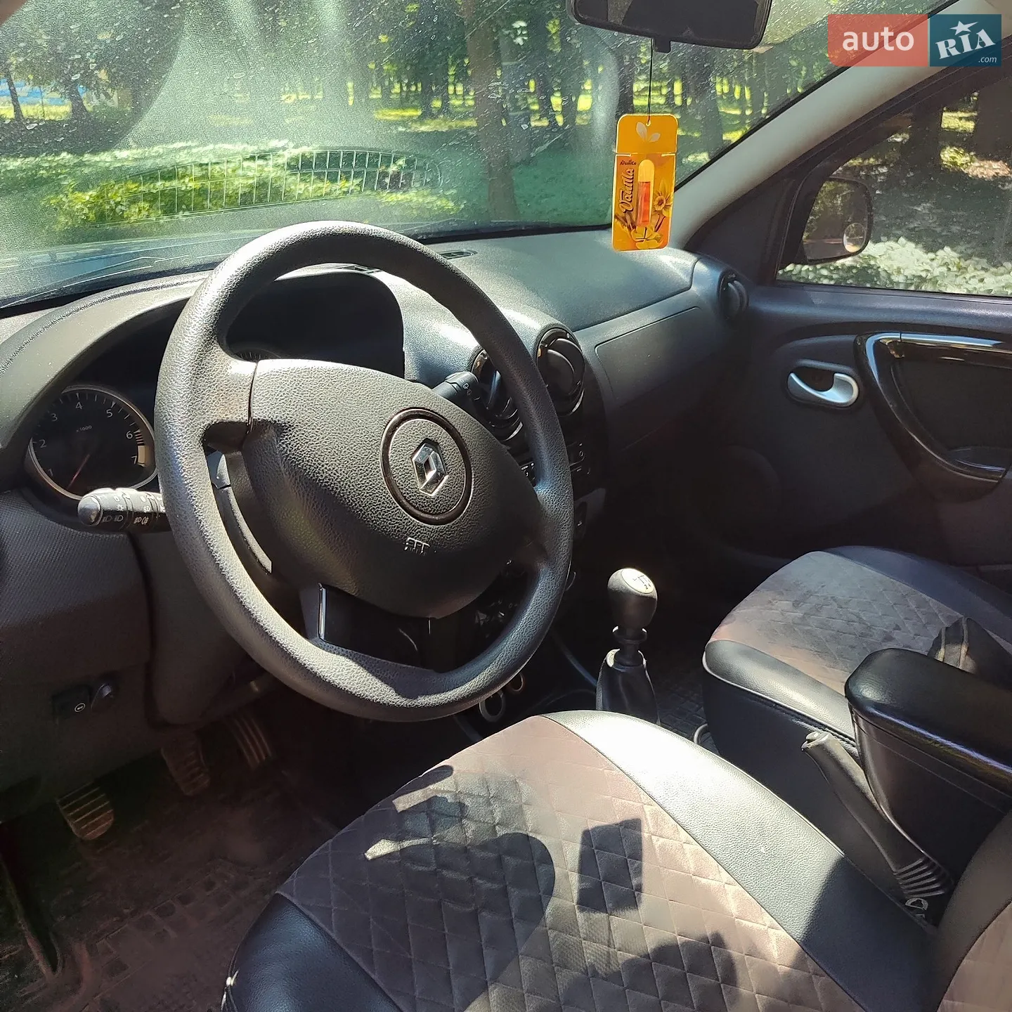 2010 Renault Duster - мініатюра 8