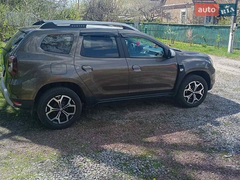 Renault Duster, photos from the listing