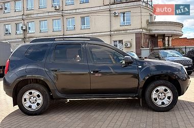 Позашляховик / Кросовер Renault Duster 2010 в Сумах