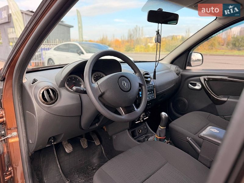 Внедорожник / Кроссовер Renault Duster 2011 в Кривом Роге