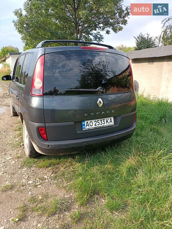 Минивэн Renault Espace 2004 в Калуше