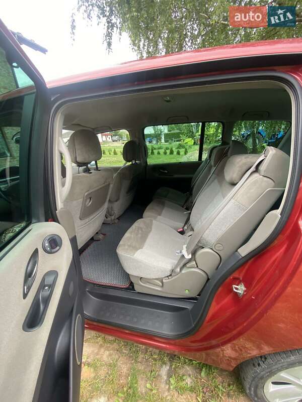 Минивэн Renault Espace 2005 в Дубно