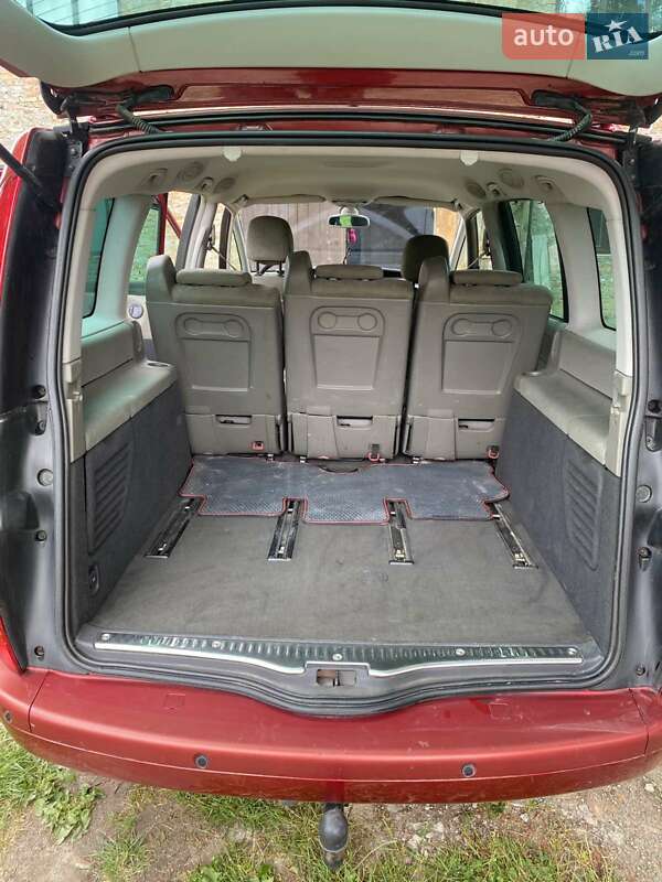 Минивэн Renault Espace 2005 в Дубно