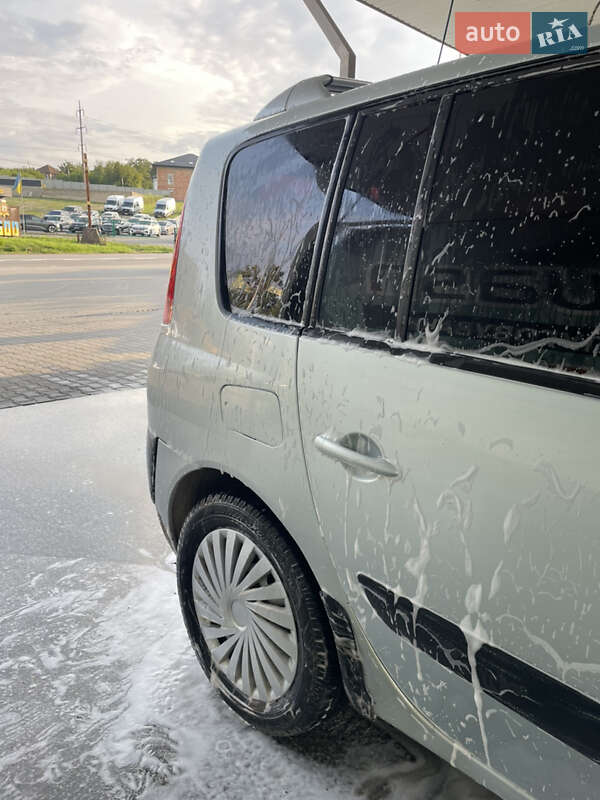 Мінівен Renault Espace 2003 в Чернівцях