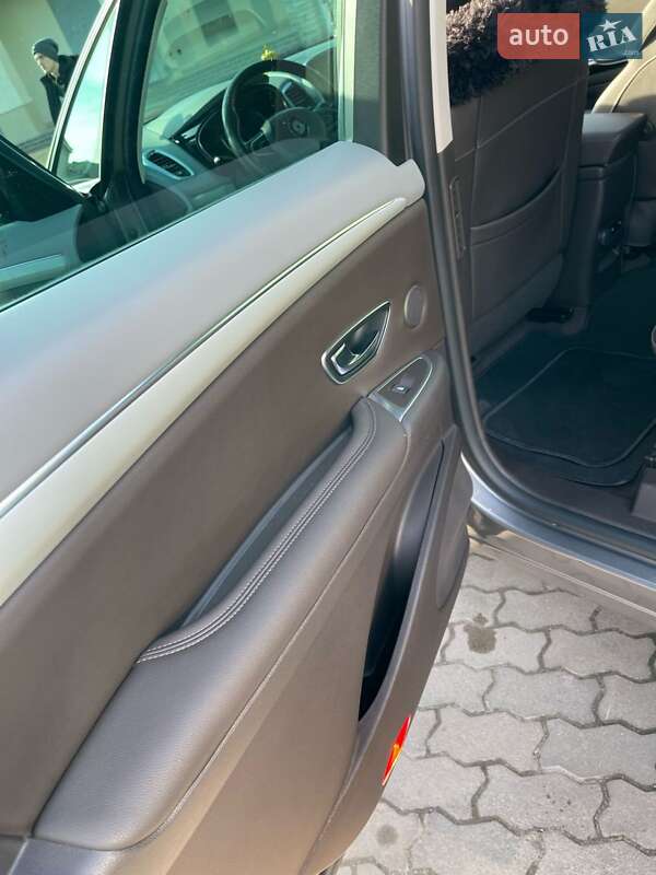 Мінівен Renault Espace 2016 в Стрию