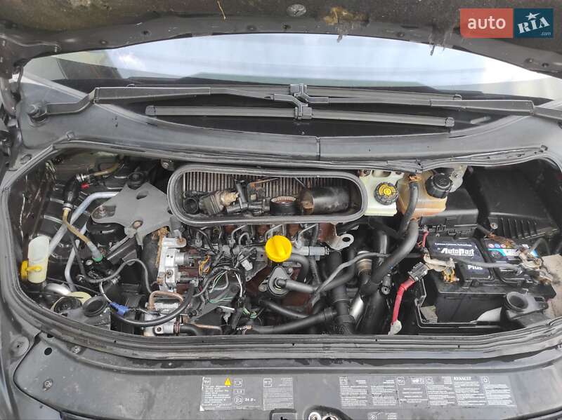 Минивэн Renault Espace 2005 в Староконстантинове