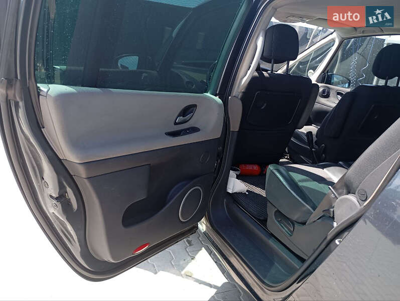 Минивэн Renault Espace 2004 в Буске