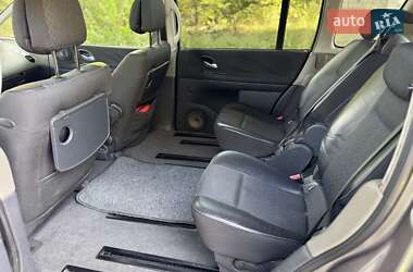 Минивэн Renault Espace 2005 в  фото 12 Минивэн Renault Espace 2005 в
