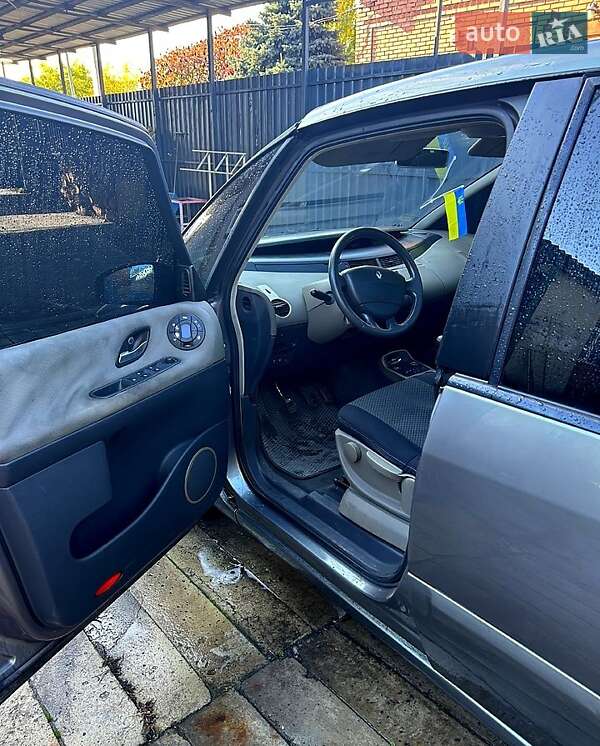 Минивэн Renault Espace 2004 в Першотравенске