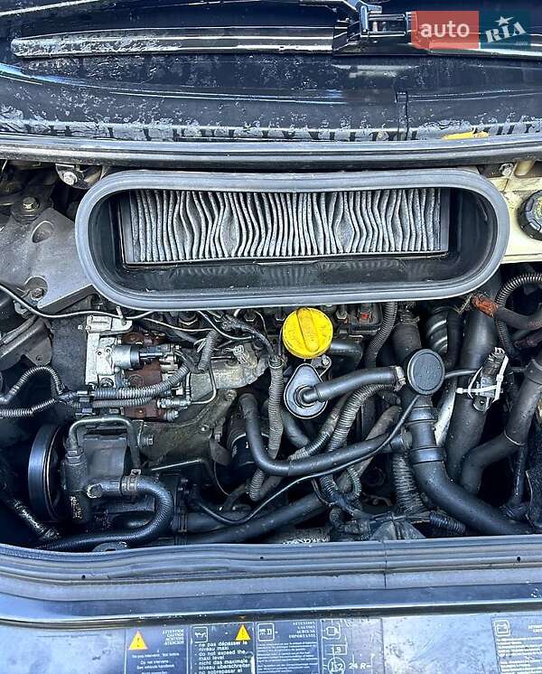 Минивэн Renault Espace 2004 в Першотравенске