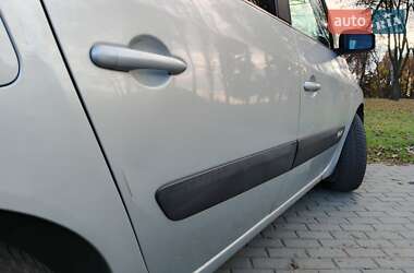 Мінівен Renault Espace 2004 в Запоріжжі