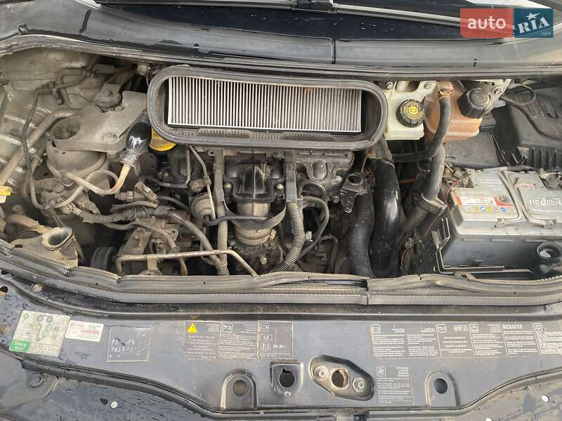 Минивэн Renault Espace 2003 в Городке