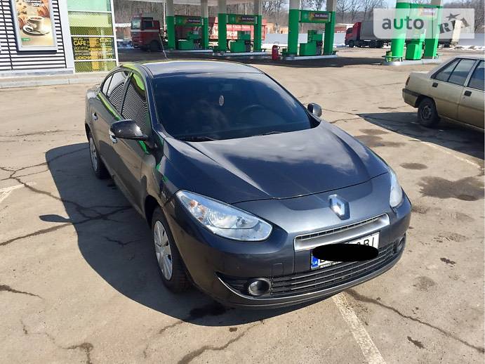 Renault Fluence 2010 года