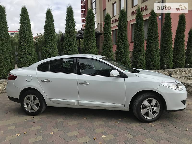 Седан Renault Fluence 2011 в Тернополі