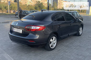 Седан Renault Fluence 2010 в Маріуполі