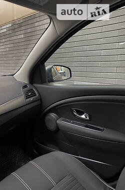 Седан Renault Fluence 2016 в Тернополе