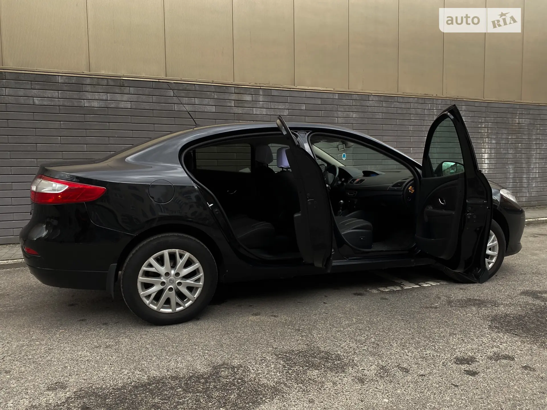 2016 Renault Fluence - мініатюра 21