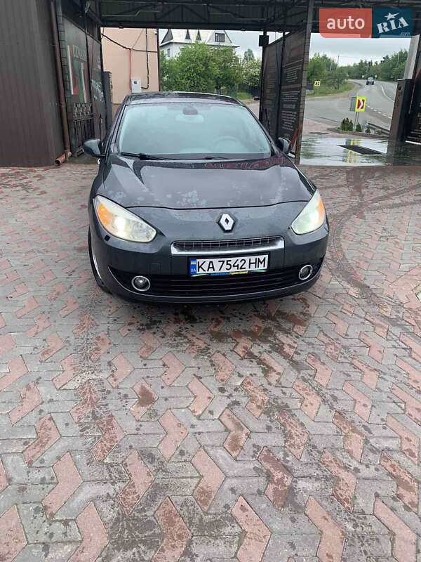 Седан Renault Fluence 2011 в Надворной