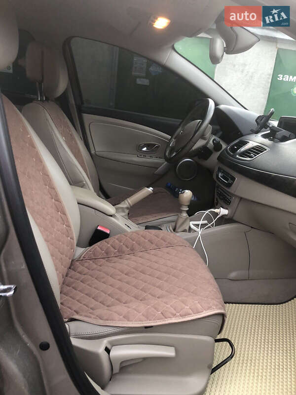 Седан Renault Fluence 2010 в Тернополе