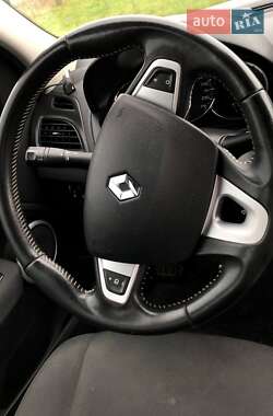 Седан Renault Fluence 2011 в 