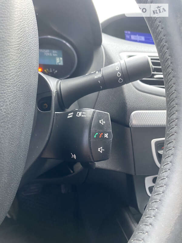 Седан Renault Fluence 2010 в Івано-Франківську