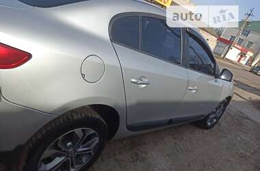 Седан Renault Fluence 2010 в Сумах