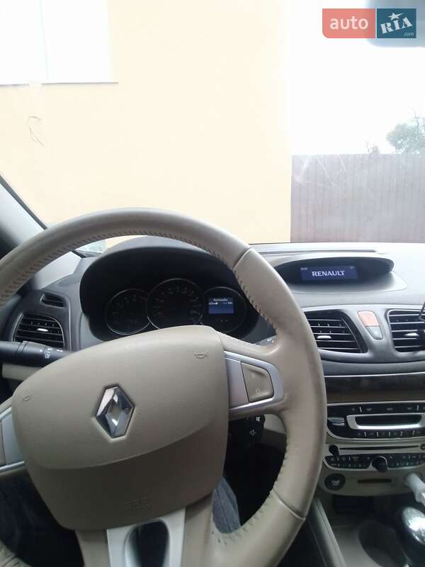 Седан Renault Fluence 2010 в Львове