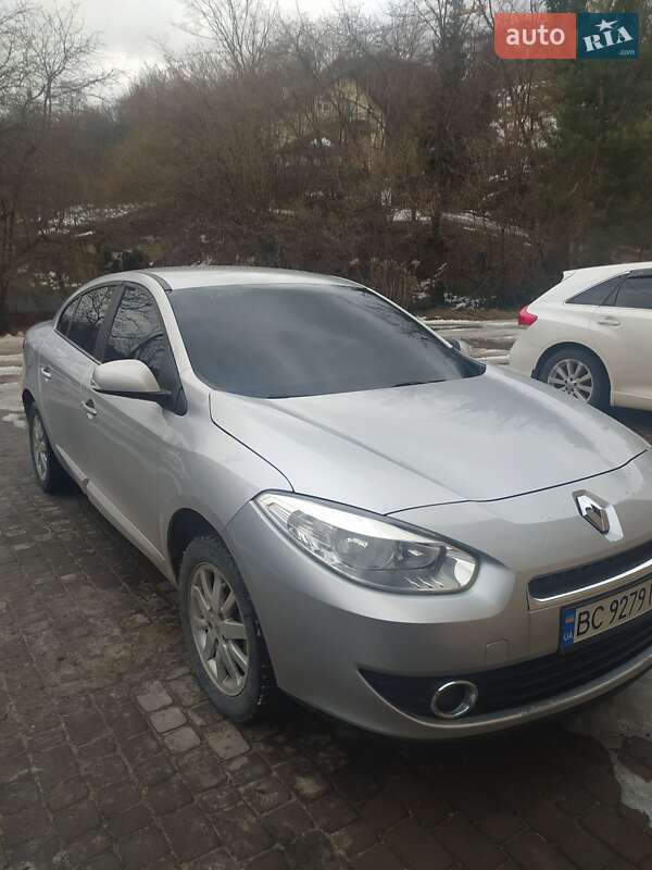 Седан Renault Fluence 2010 в Львове