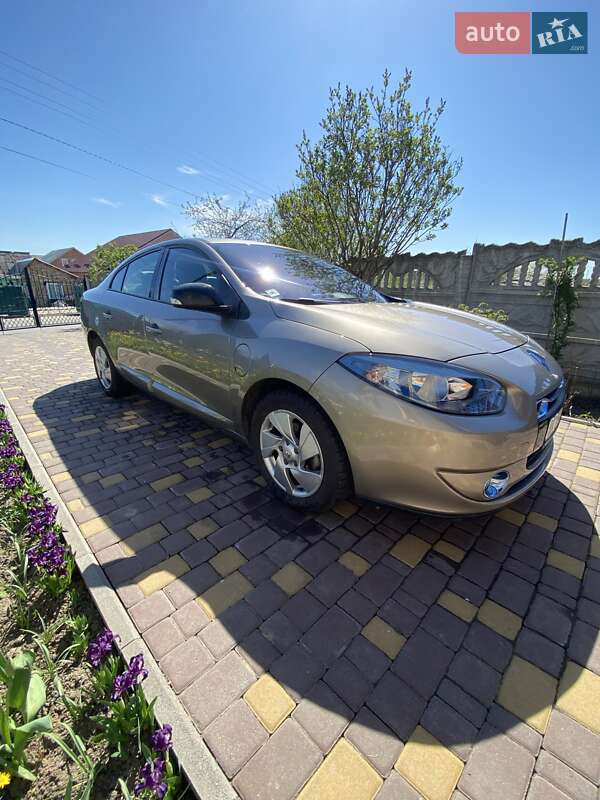 Седан Renault Fluence 2012 в 