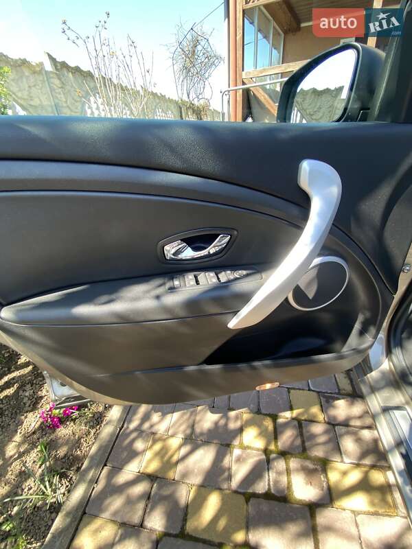Седан Renault Fluence 2012 в Ровно