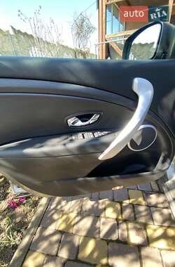 Седан Renault Fluence 2012 в 