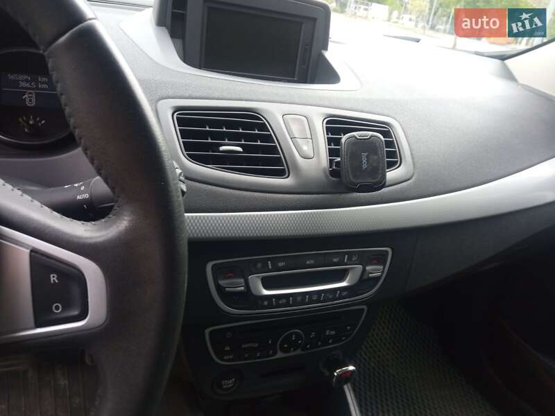 Седан Renault Fluence 2011 в Львові