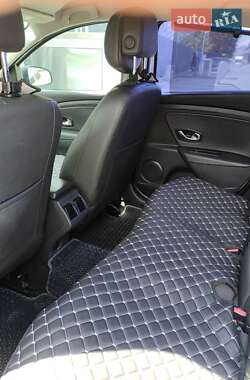 Седан Renault Fluence 2011 в Самборе