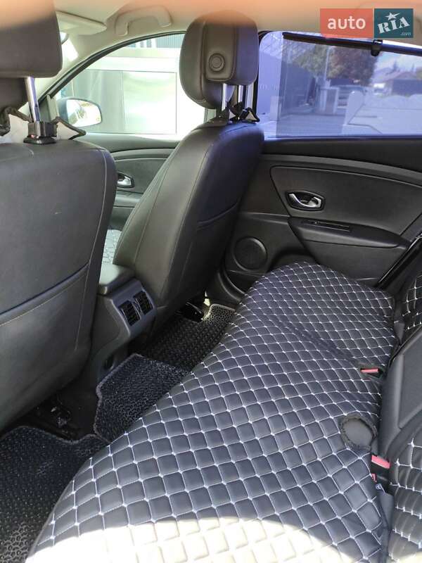 Седан Renault Fluence 2011 в Самборе