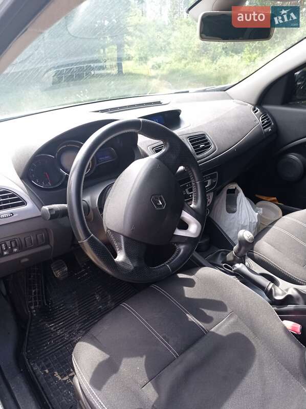 Седан Renault Fluence 2013 в Вараші