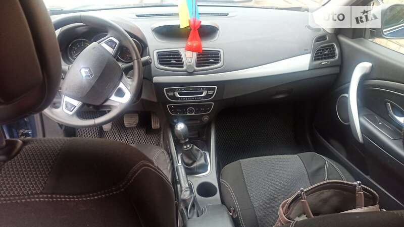 Седан Renault Fluence 2010 в Черкасах