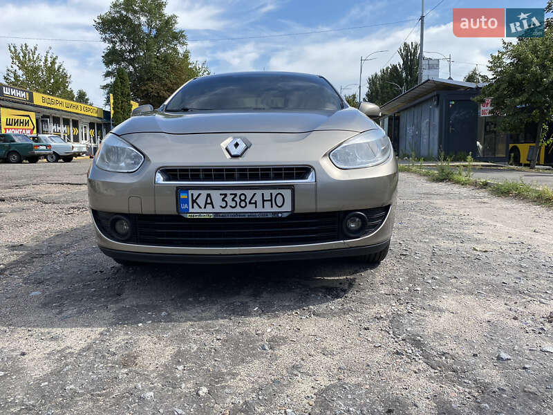 Седан Renault Fluence 2011 в Петропавловской Борщаговке