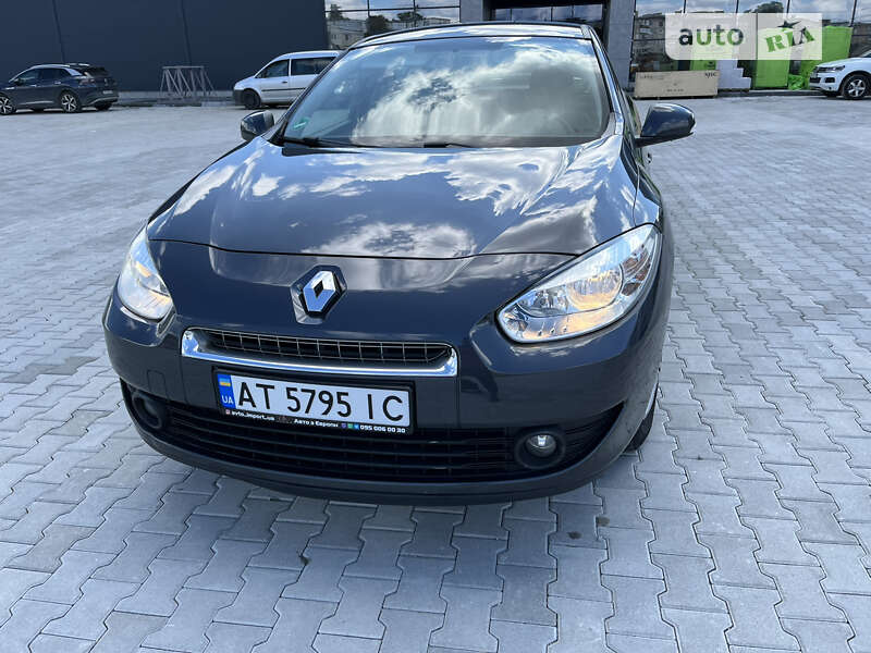 Седан Renault Fluence 2010 в Калуші