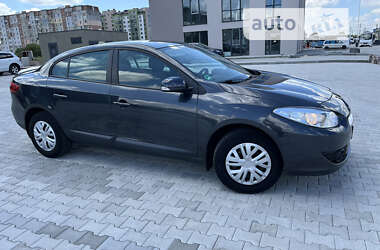 Седан Renault Fluence 2010 в Калуші