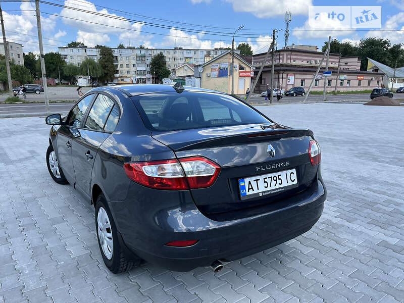 Седан Renault Fluence 2010 в Калуші