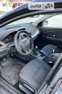 Седан Renault Fluence 2010 в Калуші